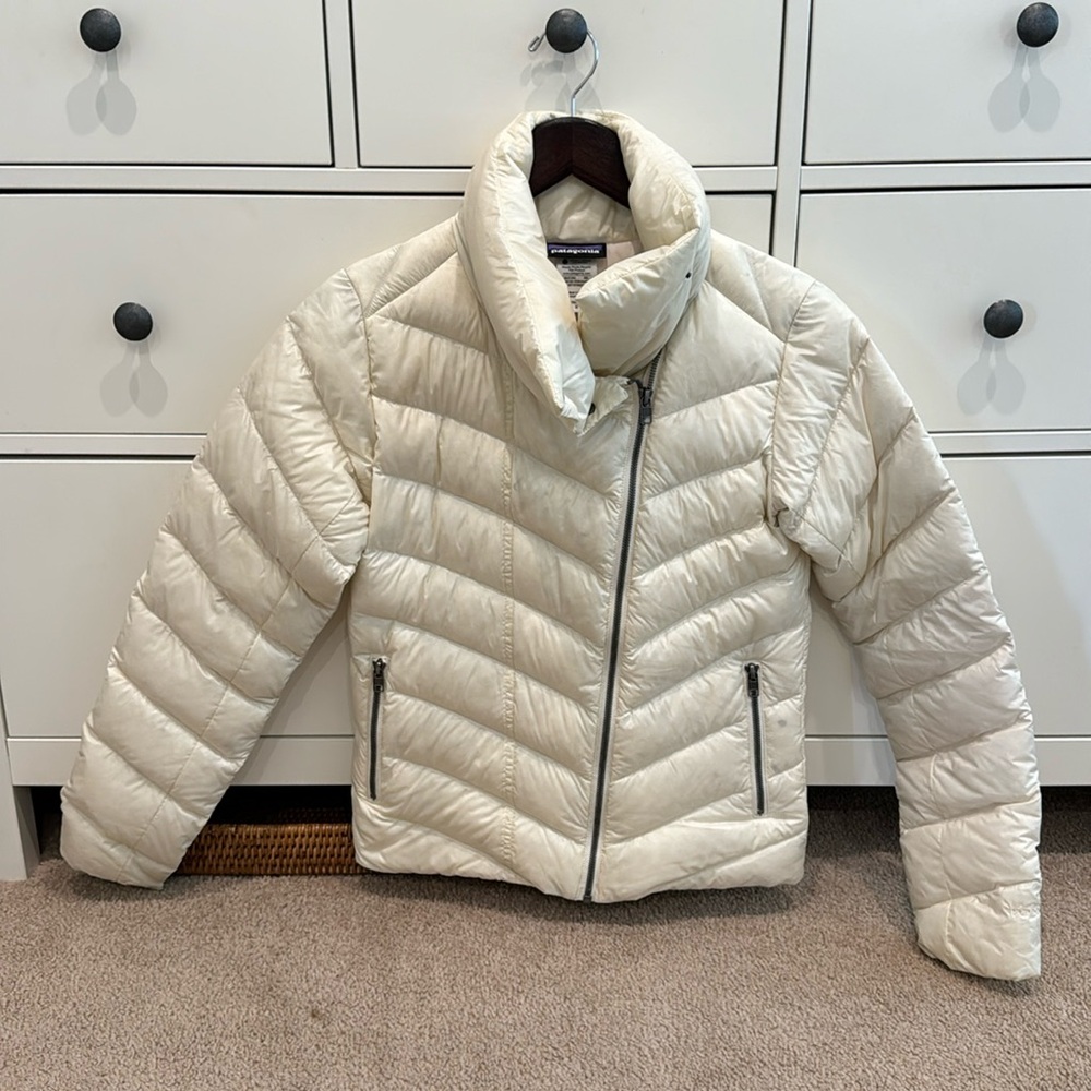 Patagonia women’s goose down jacket size XS